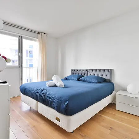 Spacious 2-bedroom With Balcony In