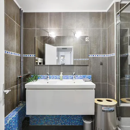 Appartement Spacious 2-bedroom With Balcony In *