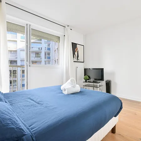 Spacious 2-bedroom With Balcony In Appartement