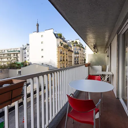Spacious 2-bedroom With Balcony In
